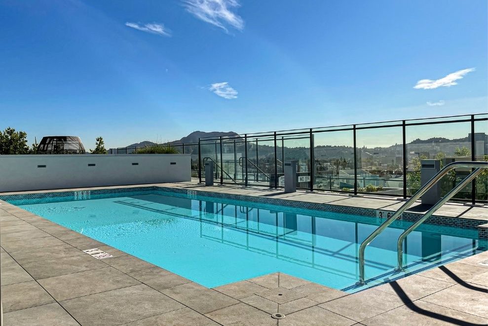 L+O Apartments North Hollywood 360 rooftop pool