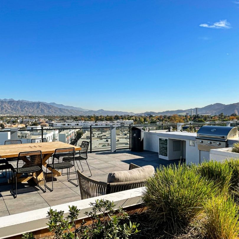 L+O Apartments North Hollywood _ Rooftop Deck