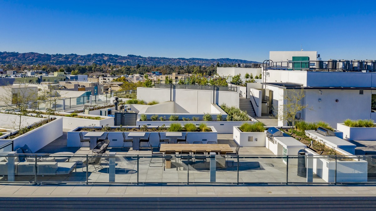 L+O Apartments in North Hollywood | Velvet Edge